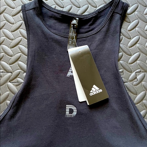 Adidas Active Workout Top New with Tags 🏷️ Size Small in Black Color - Picture 5 of 6